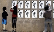 سبيع يدشن حملة للرسم على ما تبقى من جدران الحرب 