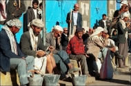 عمال اليمن: بين قلق الخبز.. ومخاوف الحرب!