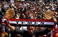 انهيارات متواصلة للعملة اليمنية وسط تحذيرات من مجاعة قادمة
