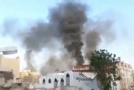 مسلحون يفجرون قوارب تابعة لخفر السواحل بالقرب من موقع الامن السياسي بعدن